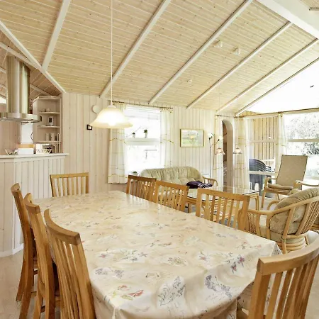 10 Person Holiday In Lb K Vakantiehuis
