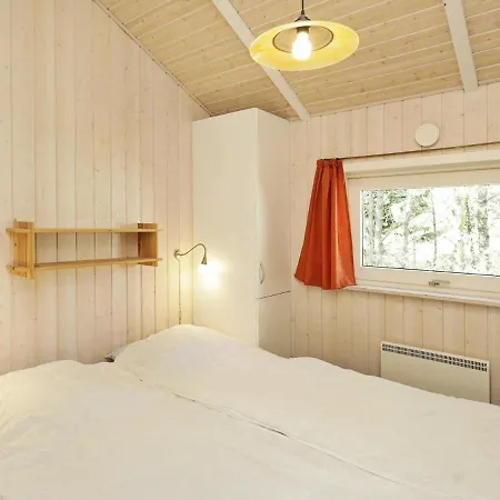 10 Person Holiday In Lb K Vakantiehuis Ålbæk