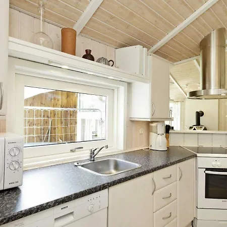 10 Person Holiday In Lb K Vakantiehuis Ålbæk